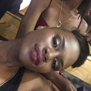 Meet your Posher, Monique